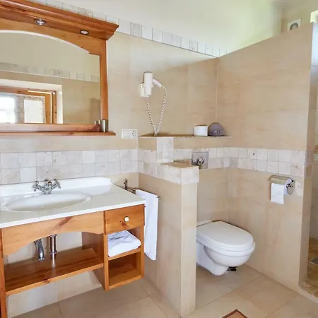 Sarok Vendeghaz 3* Villány