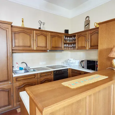 Sarok Vendeghaz 3* Villány